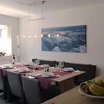 Chesa Kristella Apartman *