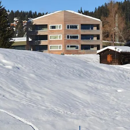 Chesa Kristella Apartmán *